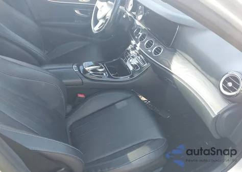 2017 Mercedes-Benz E 300 z USA, uszkodzony, nr VIN WDDZF4JB2HA117815